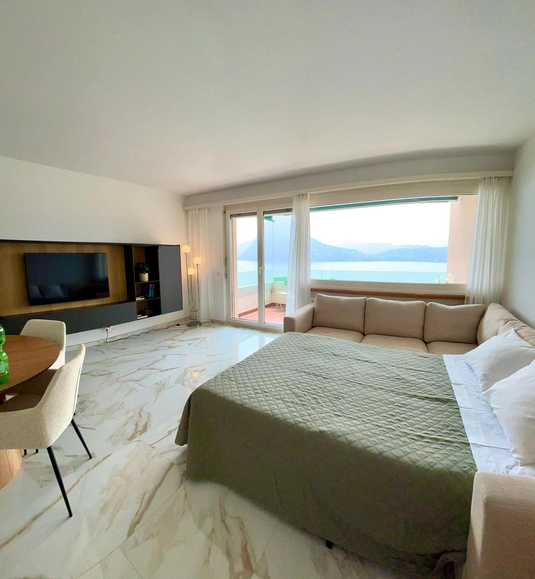 The Grand Vista - View & Parking *